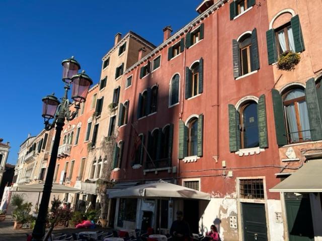 Homes & Holidays * Venice