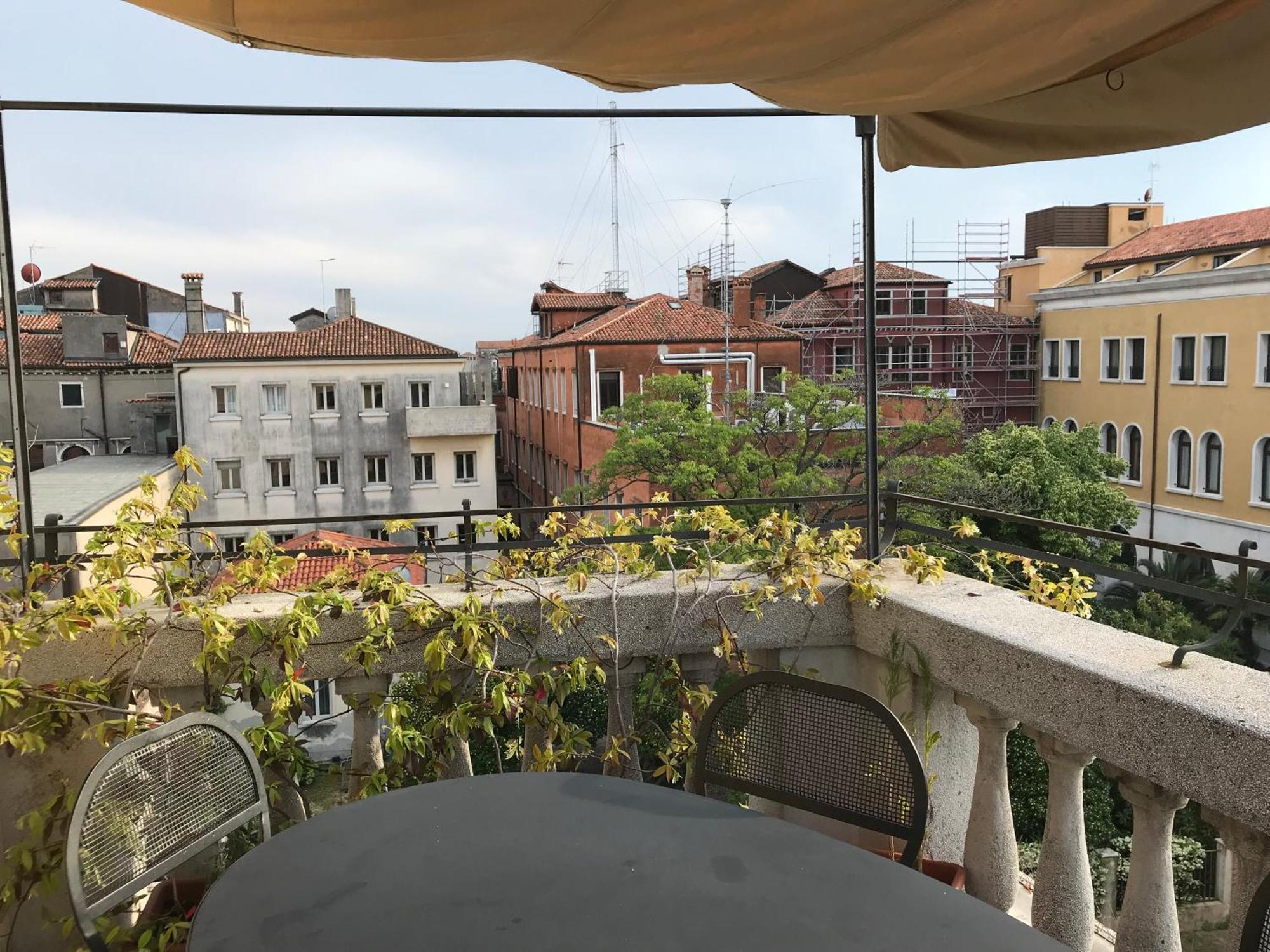 Homes & Holidays Appartement